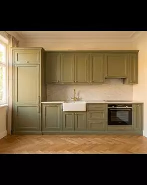 Неоклассическая кухня в оливковом